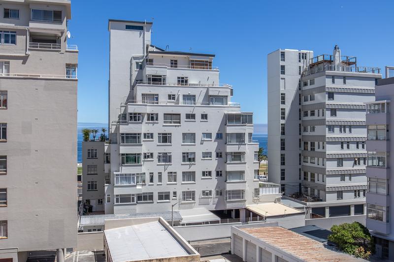 3 Bedroom Property for Sale in Sea Point Western Cape